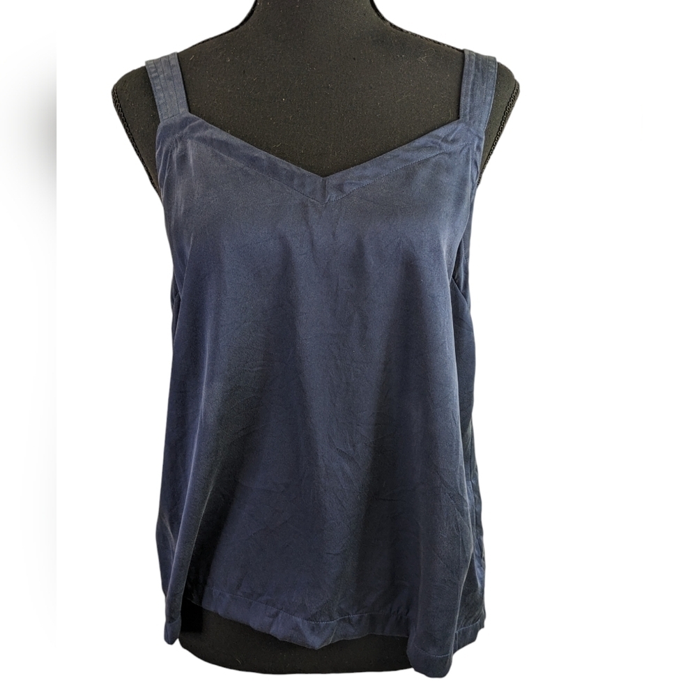 Floreat silk tank top button back. Size Small navy blue, closet staple feminine